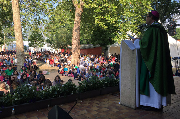 freres_saint_jean_festival_pellevoisin_7 8ème Festival Saint-Jean des Familles au Sanctuaire Marial de Pellevoisin.