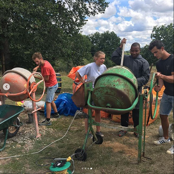 Capture d’écran 2020-09-15 à 16.40.30 Frères,de,Saint-Jean,Saint,St,Jean,Jan,communauté,communeauté,congrégation,religieux,moine,moines,petits-gris,petits,gris,Marchegg,travaux,chantier,rénovation,prieuré,Autriche