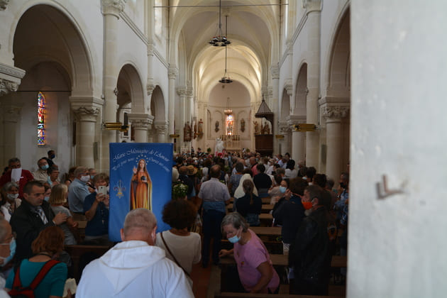 freres_saint_jean_mdemarie le M de Marie à Pellevoisin