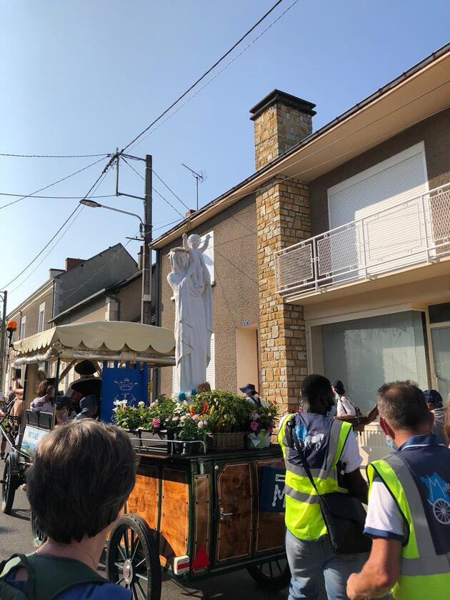 freres_saint_jean_mdemarie8 le M de Marie à Pellevoisin