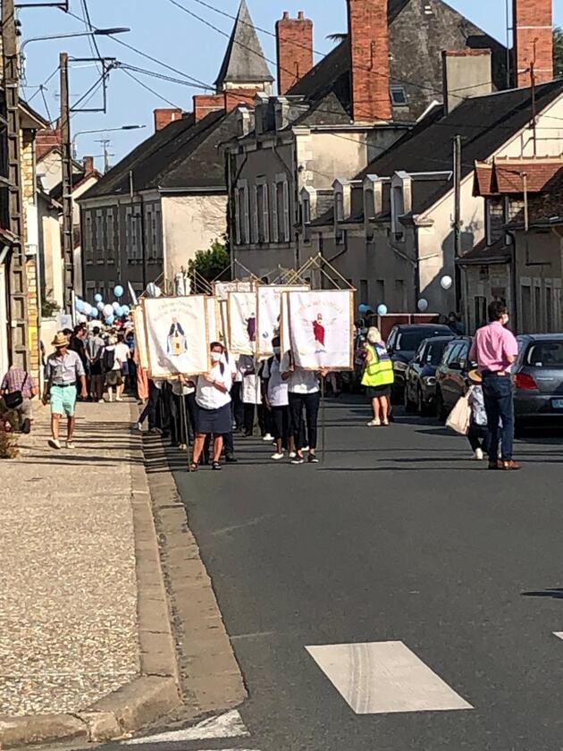 freres_saint_jean_mdemarie7 le M de Marie à Pellevoisin