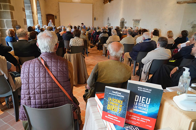 freres_saint_jean_debat2 Dieu existe-t'il ? Un débat animé par frère Jacques-Vianney