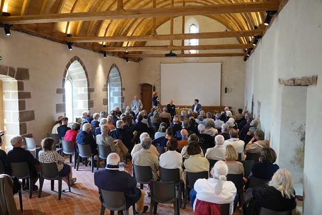 freres_saint_jean_debat4 Dieu existe-t'il ? Un débat animé par frère Jacques-Vianney